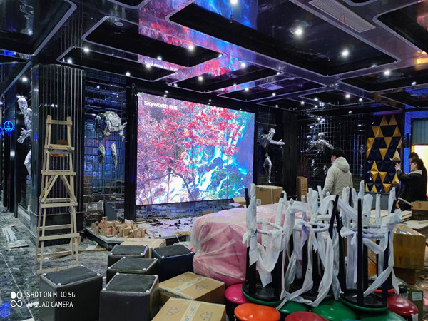 南安室内P2.5全彩显示屏